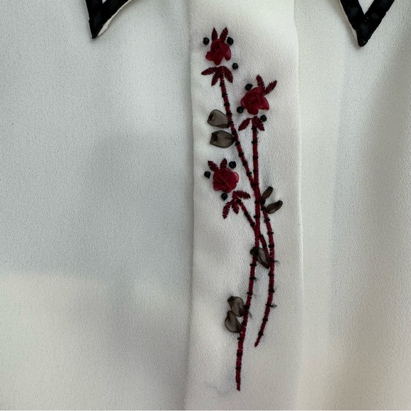 SOLD Koret VTG Ivory Floral Embroidered Button Up Shirt 18W Contrast Trim Blouse - Picture 3 of 6